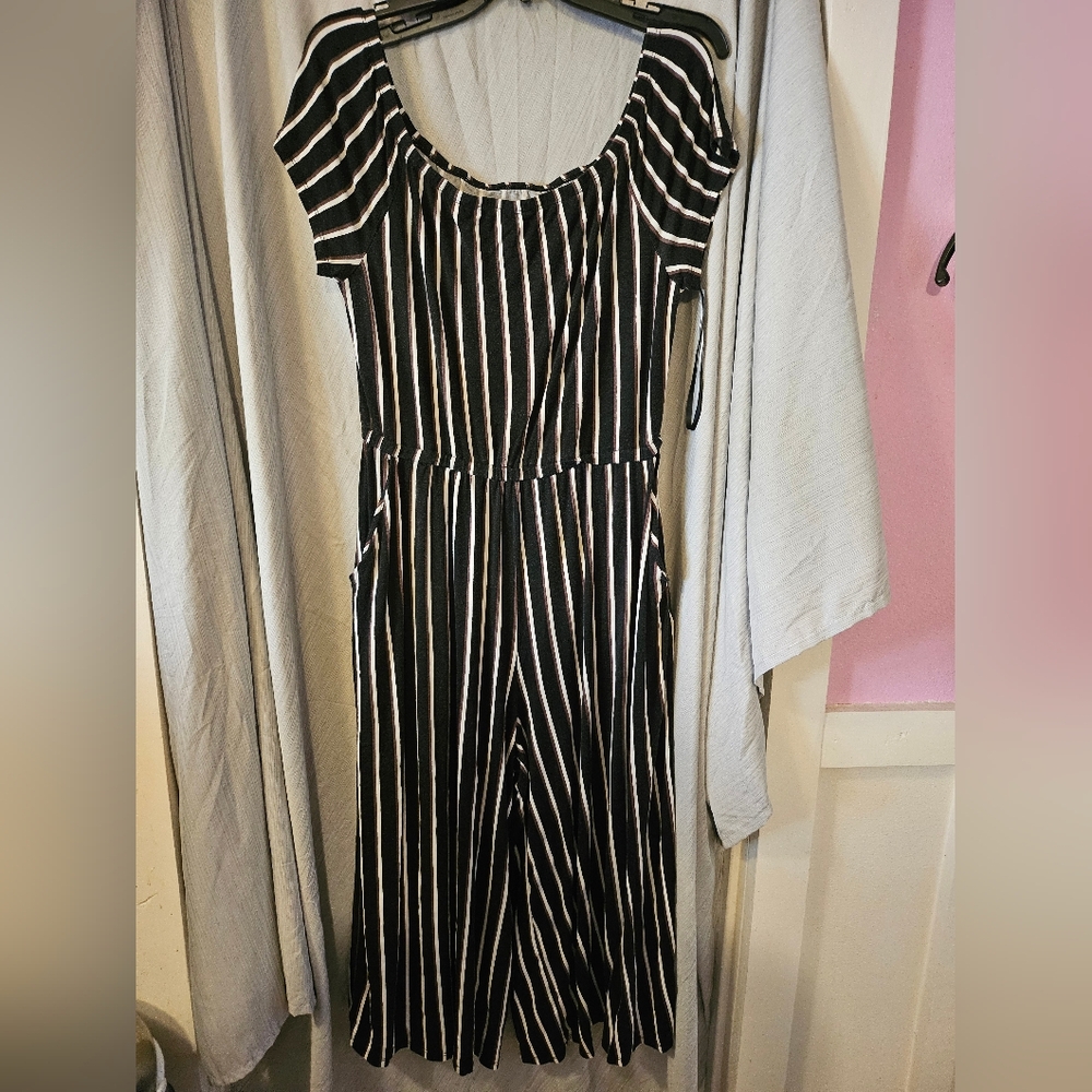 Torrid Pluse Size 16 Black and White Striped Midi Romper